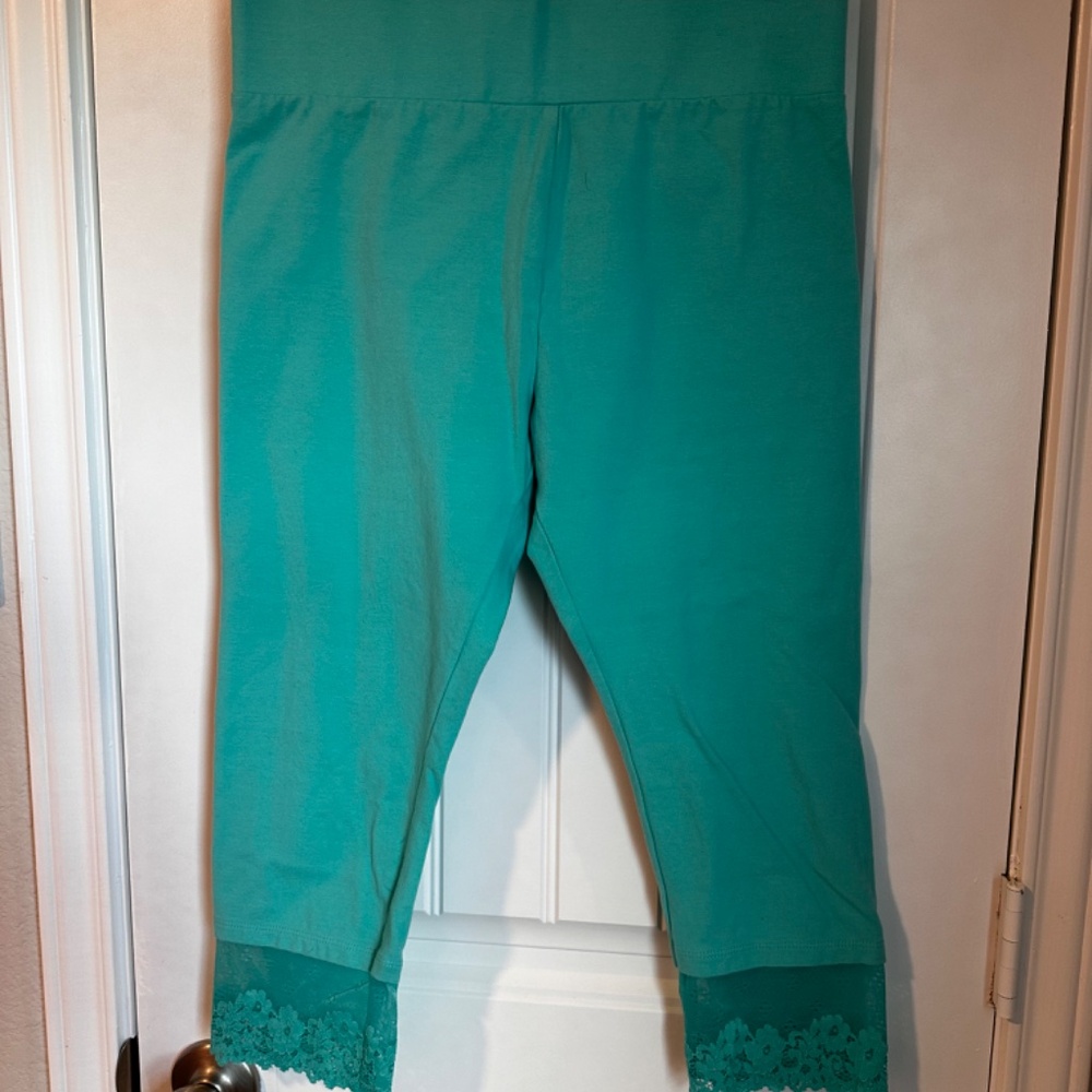 LOGO Layers by Lori Goldstein Cropped Legging with Lace Trim - XSP - Picture 2 of 10